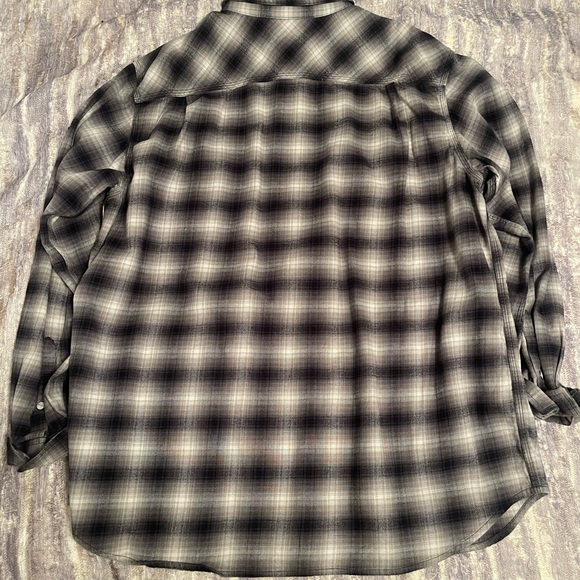 Carhartt flannel - Picture 2 of 3